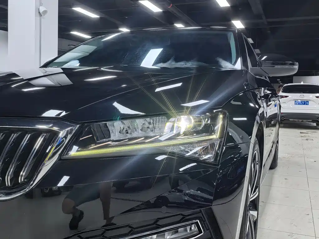 Superb 2023 facelift TSI280 DSG exclusive version купить на сайте DeffCars