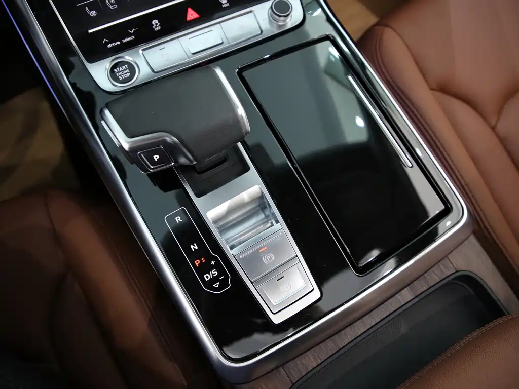 Audi Q7 2022 55 TFSI quattro S line sports купить на сайте DeffCars