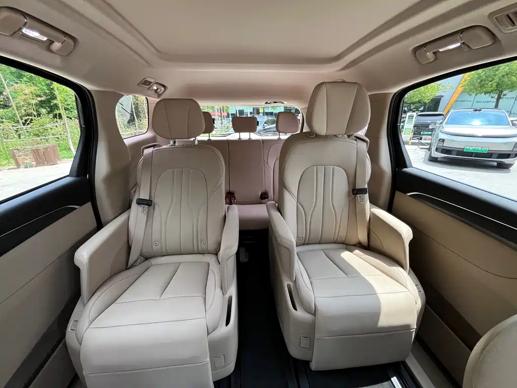 Buick GL8 New Energy 2025 Lu Shang Exclusive Edition купить на сайте DeffCars