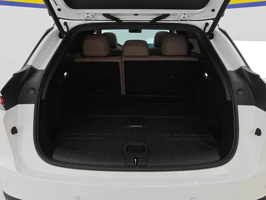Ideal i6 2025 two-wheel drive standard version купить на сайте DeffCars