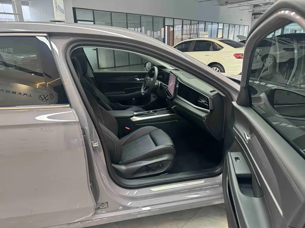 Passat 2025 Pro 380TSI Dragon Edition купить на сайте DeffCars