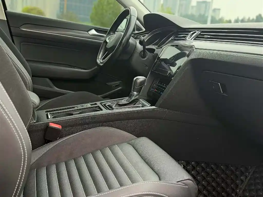 Magotan 2020 330TSI DSG leading model купить на сайте DeffCars