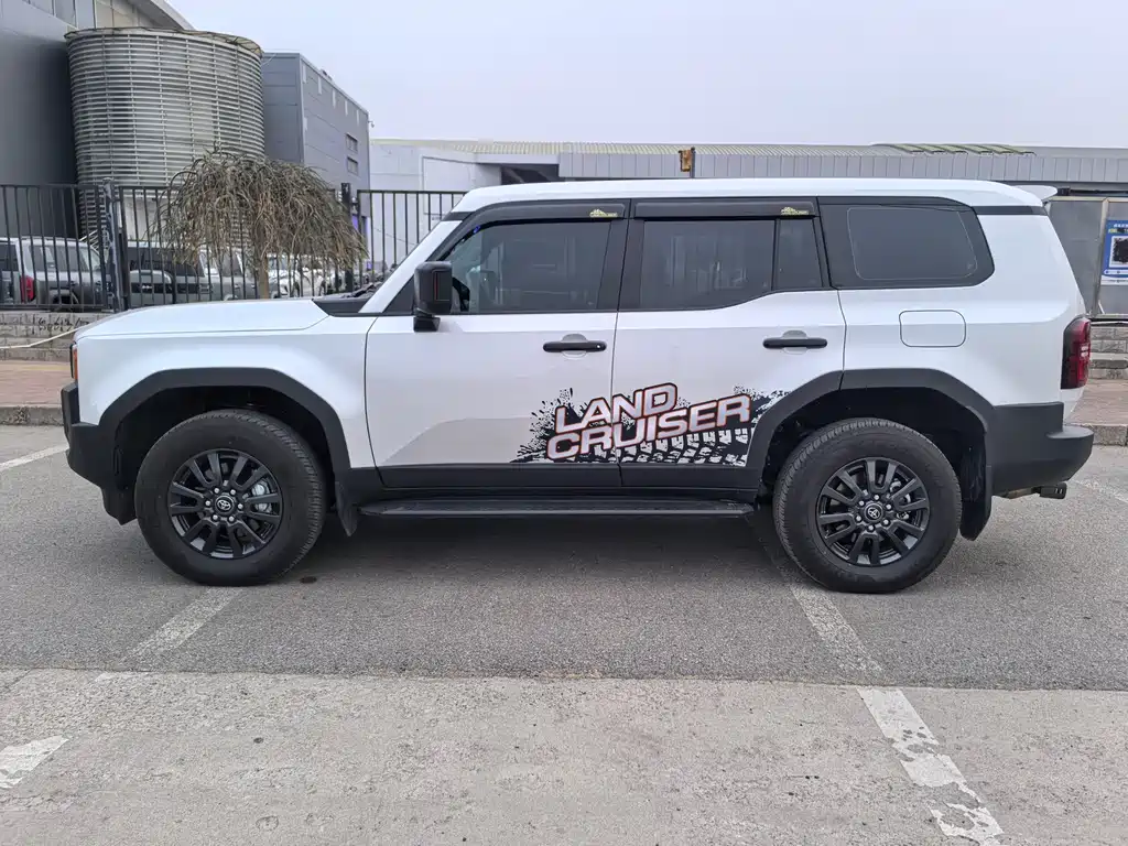 Prado 2025 2.4T Cross BX Edition 5-seater купить на сайте DeffCars