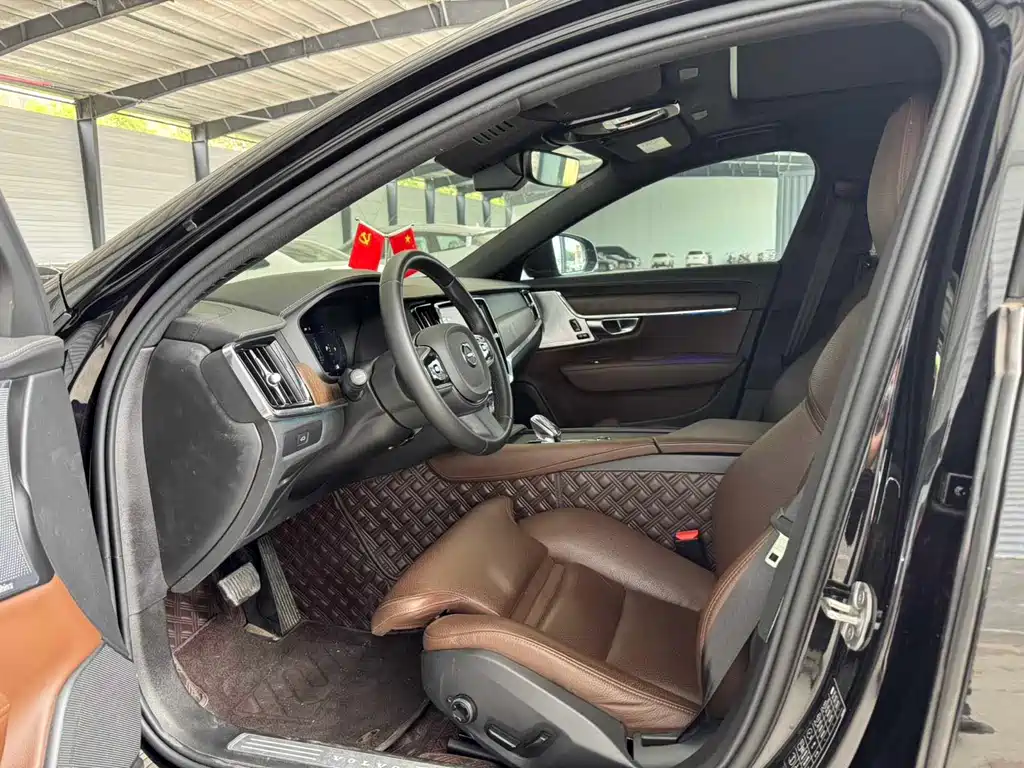 Volvo S90 2023 B5 Zhiyuan Luxury Edition купить на сайте DeffCars