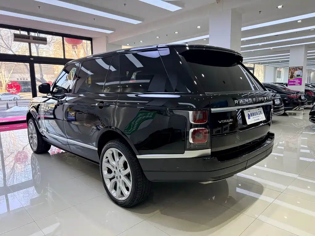 Range Rover 2022 3.0 L6 400PS Legendary Extended Classic Edition купить на сайте DeffCars