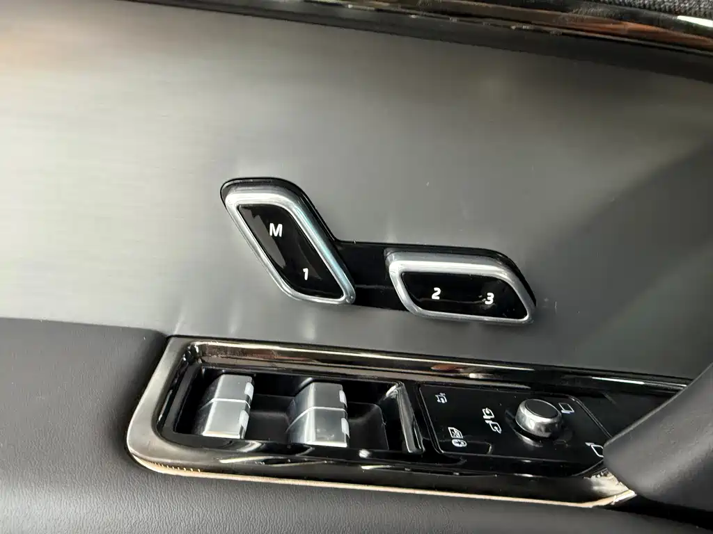 Range Rover Sport 2024 400PS Dynamic SE купить на сайте DeffCars