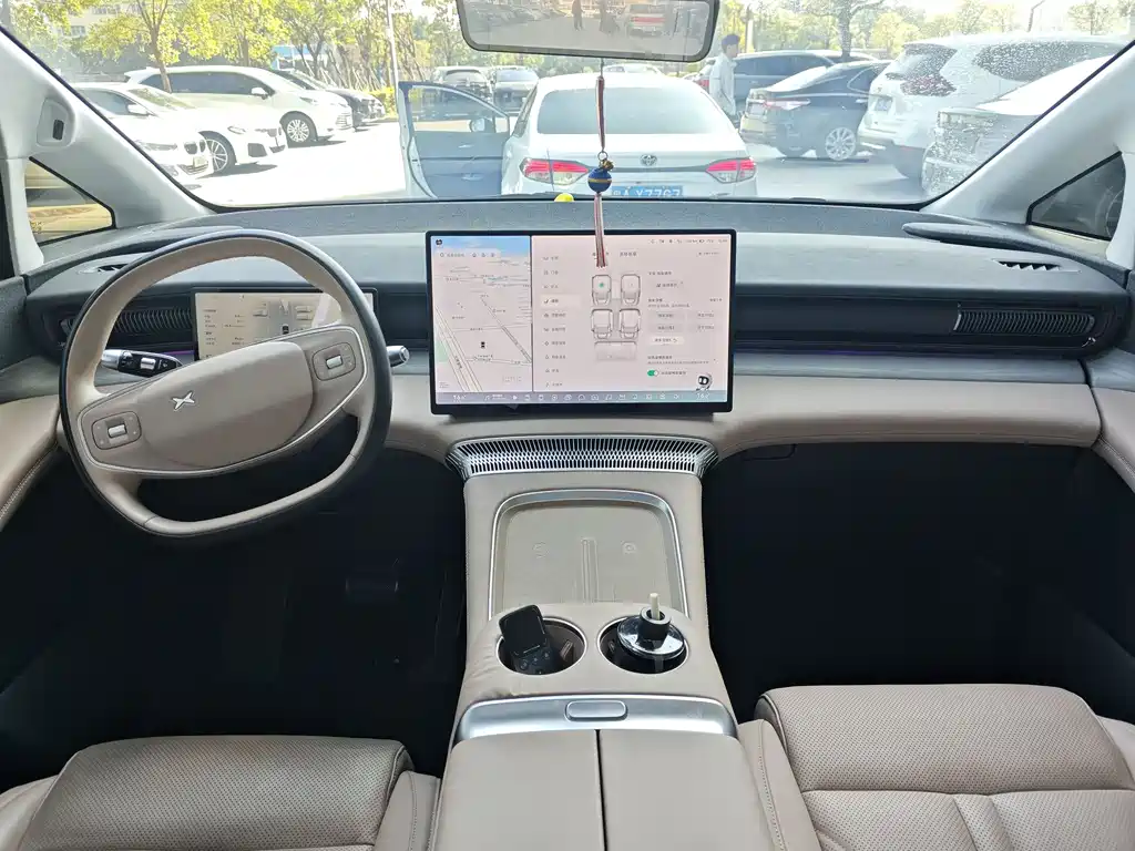 Xpeng X9 2024 Model 610 Long Battery Life Pro купить на сайте DeffCars