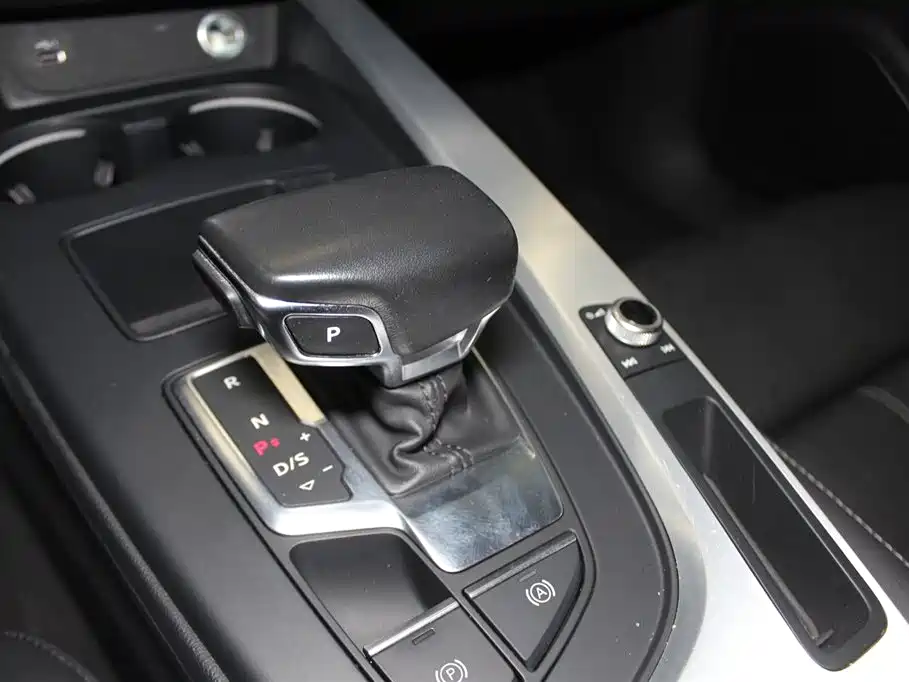 Audi A4L 2024 40 TFSI Fashionable and Dynamic купить на сайте DeffCars