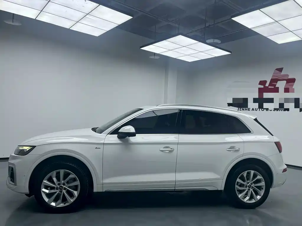 Audi Q5L 2023 40T luxury and dynamic model купить на сайте DeffCars