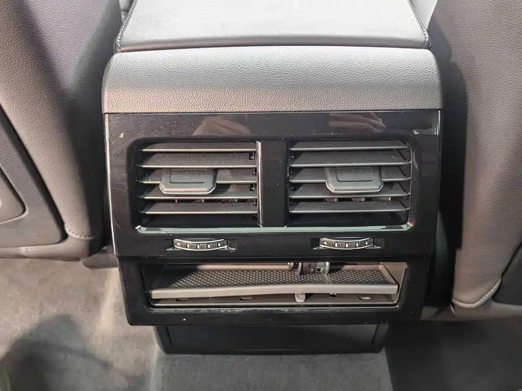 Touareg 2019 2.0TSI Sharp Wing Edition National VI купить на сайте DeffCars