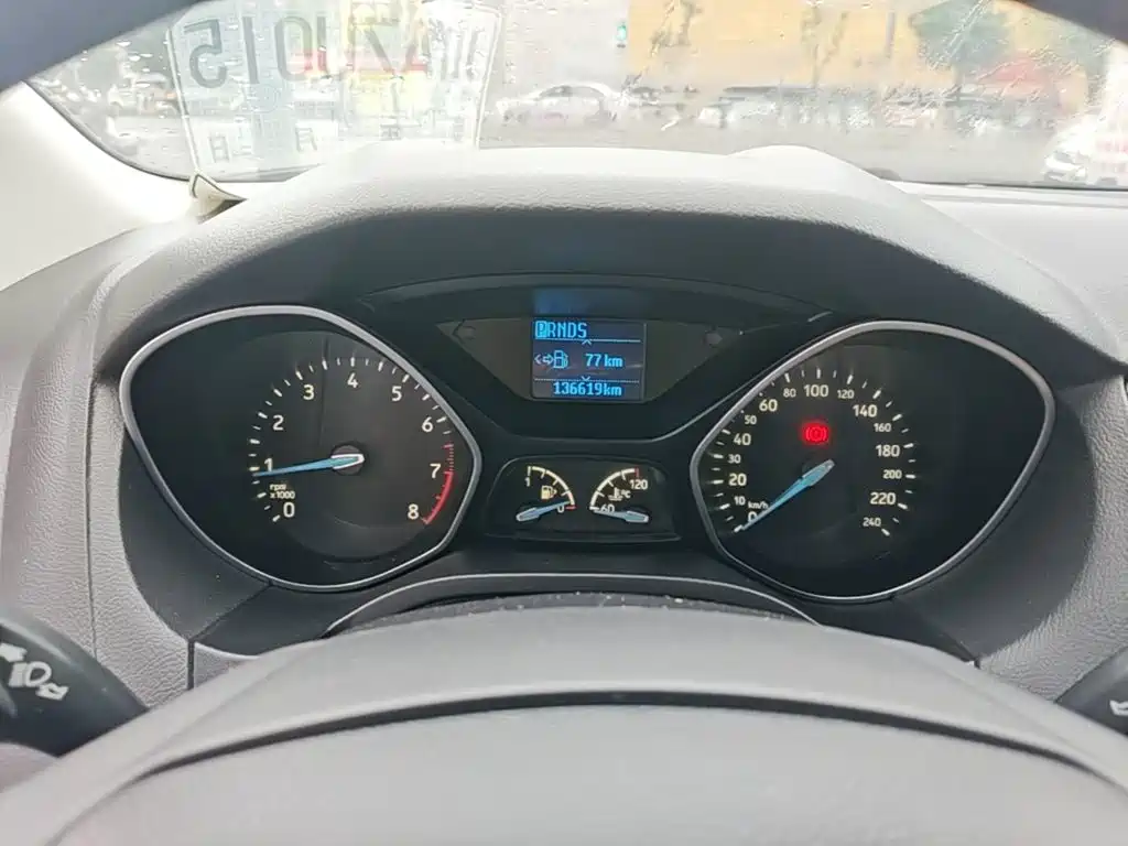 Focus 2015 hatchback 1.6L automatic fashion model купить на сайте DeffCars