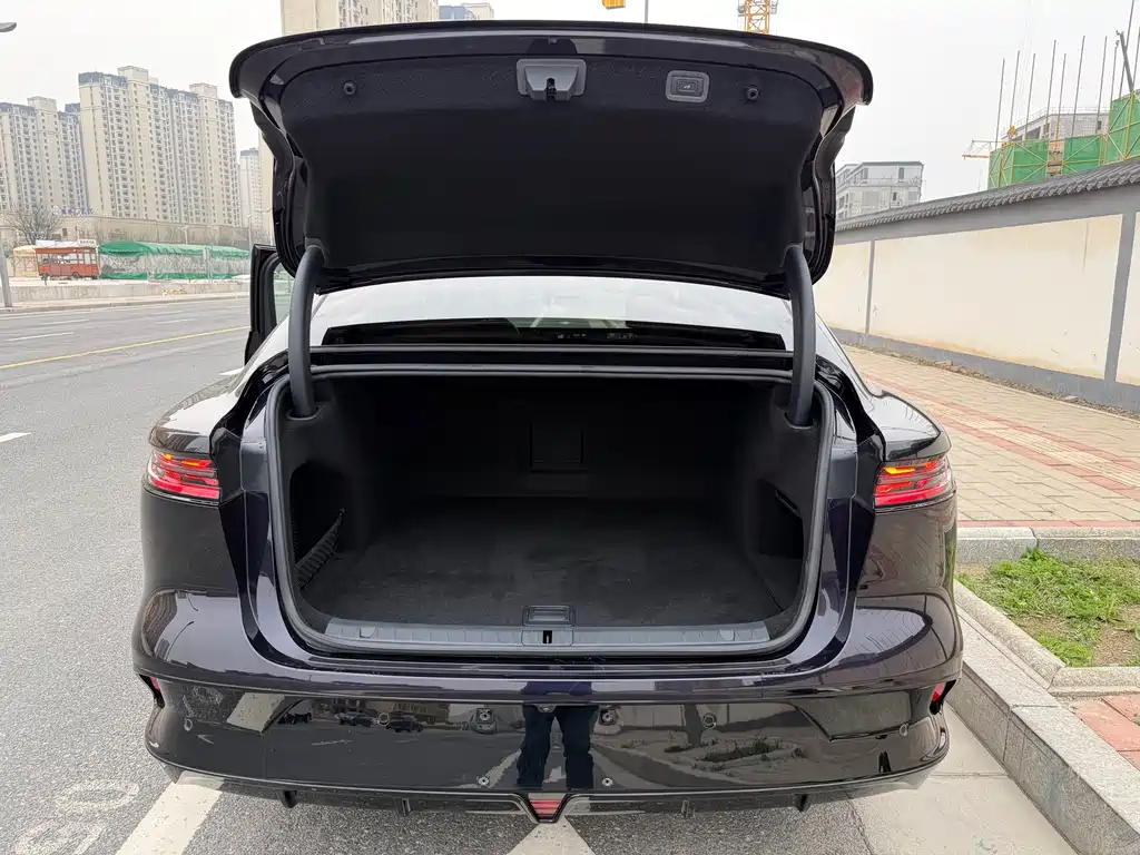 Lantu Chasing Light 2024 PHEV four-wheel drive ultra-long range flagship version купить на сайте DeffCars