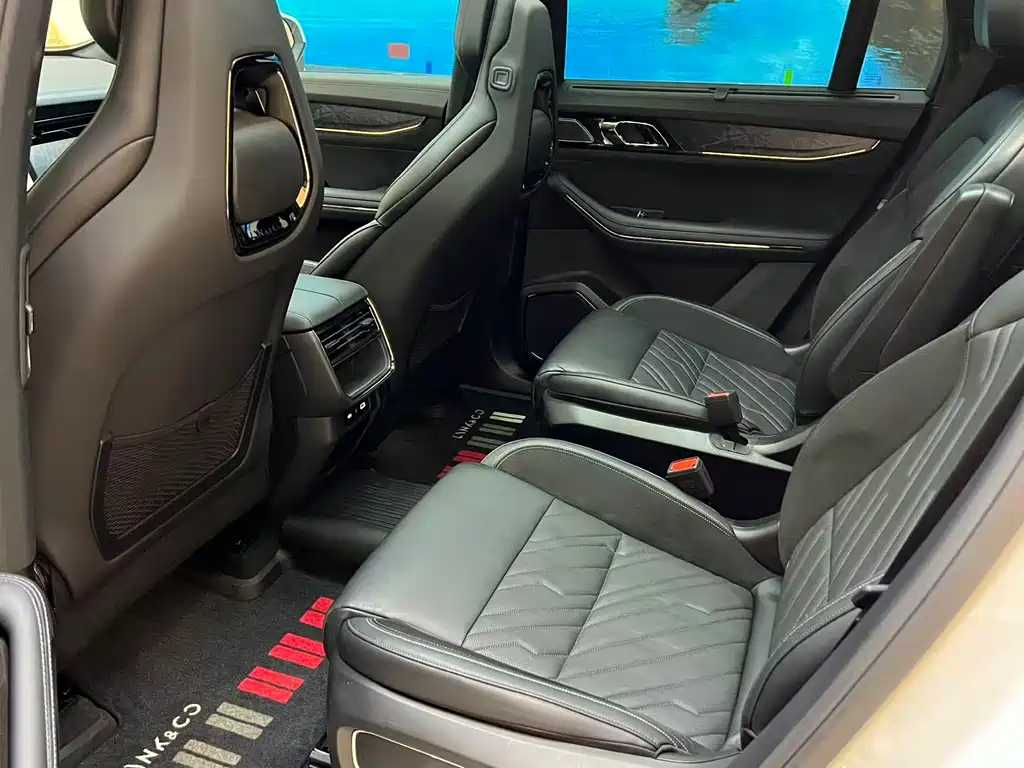 Lynk & Co 09 2021 2.0T Halo six-seater купить на сайте DeffCars