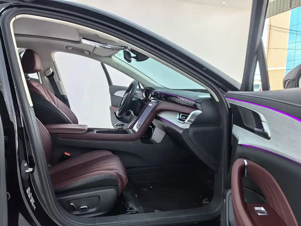 Hongqi H5 2024 1.5T DCT Zhilian Qiyun Edition купить на сайте DeffCars