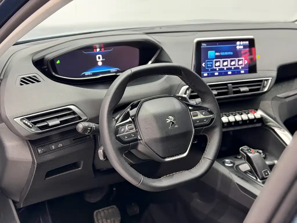 Peugeot 5008 2019 380THP 7-seat luxury version купить на сайте DeffCars