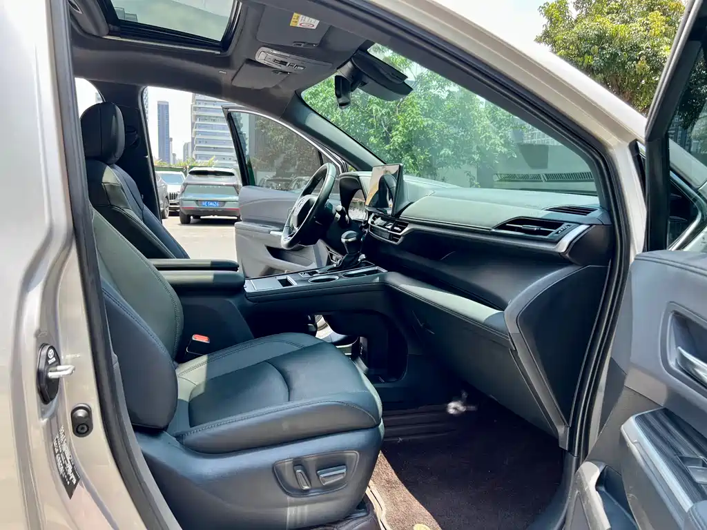 SIENNA 2021 2.5L Hybrid Extreme Edition купить на сайте DeffCars
