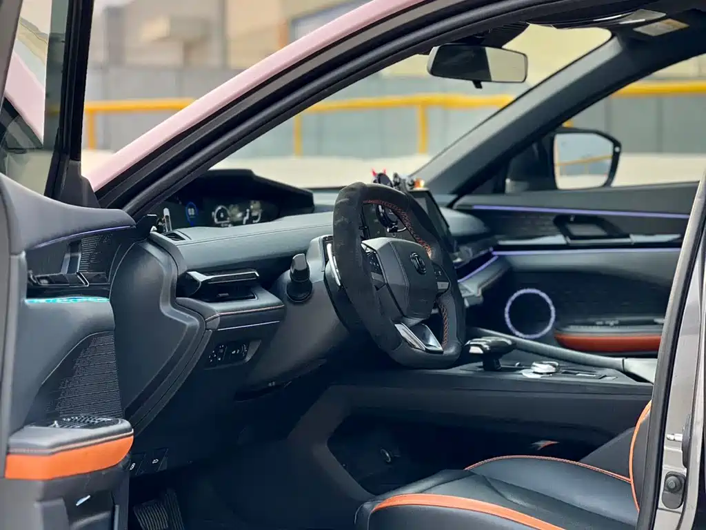 Changan UNI-V 2023 1.5T premium model купить на сайте DeffCars