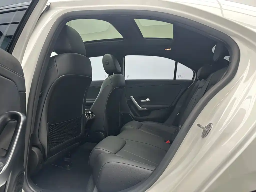 Mercedes-Benz A-Class 2022 A 180 L купить на сайте DeffCars