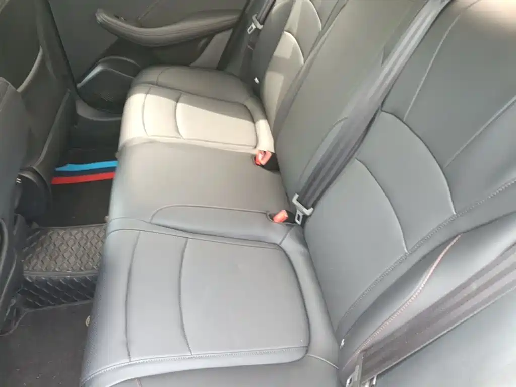 Roewe i5 2023 1.5L CVT Deluxe Edition купить на сайте DeffCars