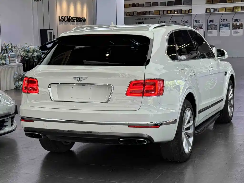Bentayga 2018 4.0T V8 купить на сайте DeffCars