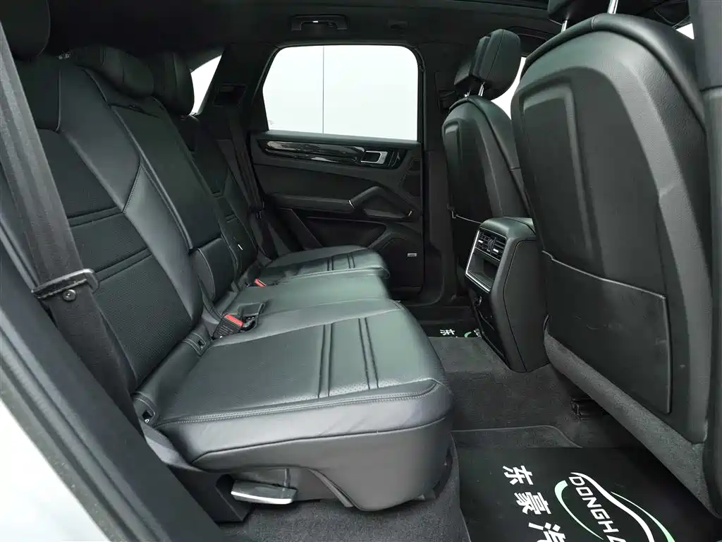 Cayenne New Energy 2019 Cayenne E-Hybrid 2.0T купить на сайте DeffCars