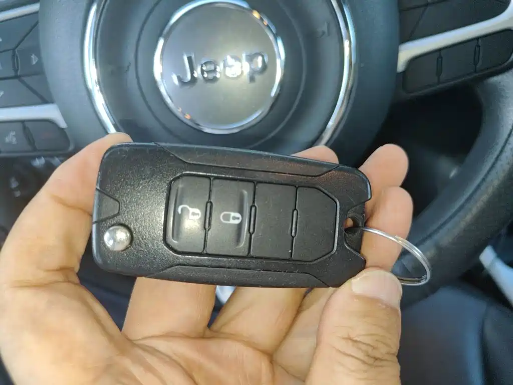 Compass 2017 200T Automatic Joy Edition купить на сайте DeffCars