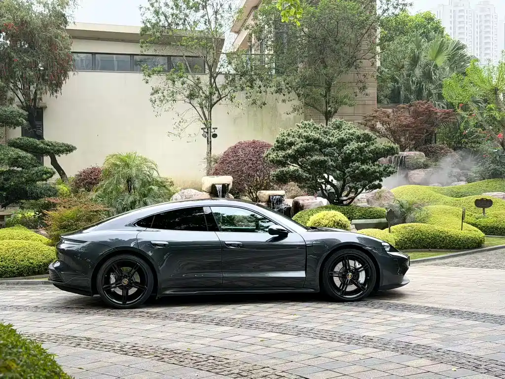 Taycan 2019 Taycan 4S купить на сайте DeffCars