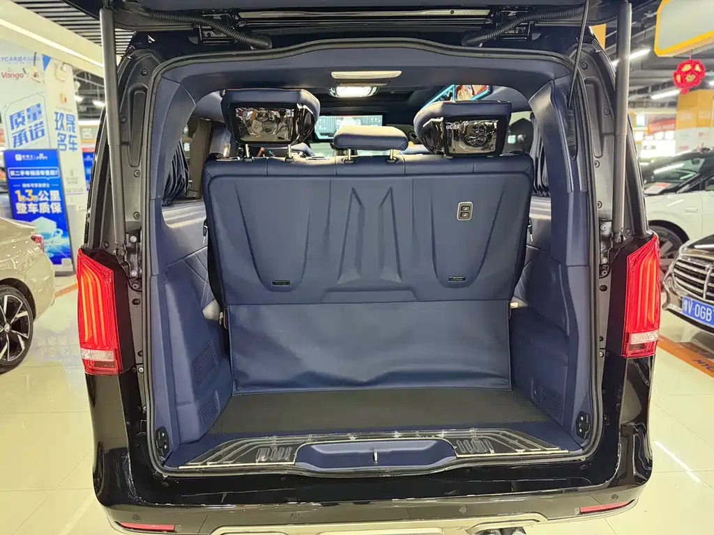 Mercedes-Benz V-Class 2022 V 260 L Long Wheelbase Premium Edition купить на сайте DeffCars