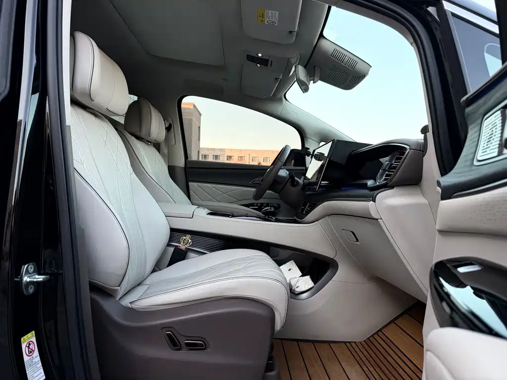 Denza D9 2022 DM-i 970 four-wheel drive flagship model купить на сайте DeffCars