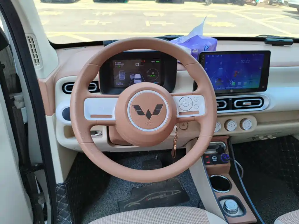 Hongguang MINIEV 2024 third generation 215km youth version купить на сайте DeffCars