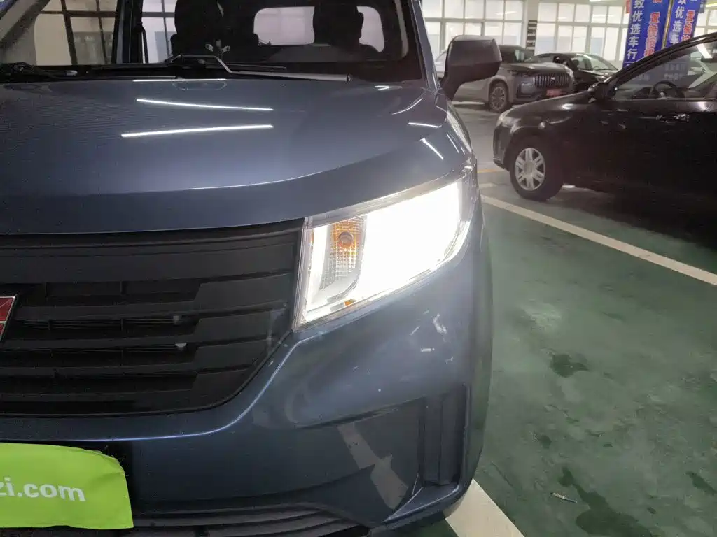 Wuling Hongguang PLUS 2020 1.5L manual standard type 5 seats купить на сайте DeffCars
