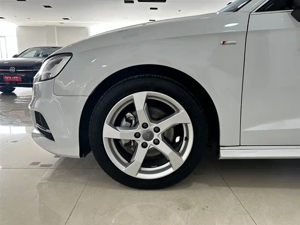 Audi A3 2020 Sportback 35 TFSI Fashion Type National VI купить на сайте DeffCars