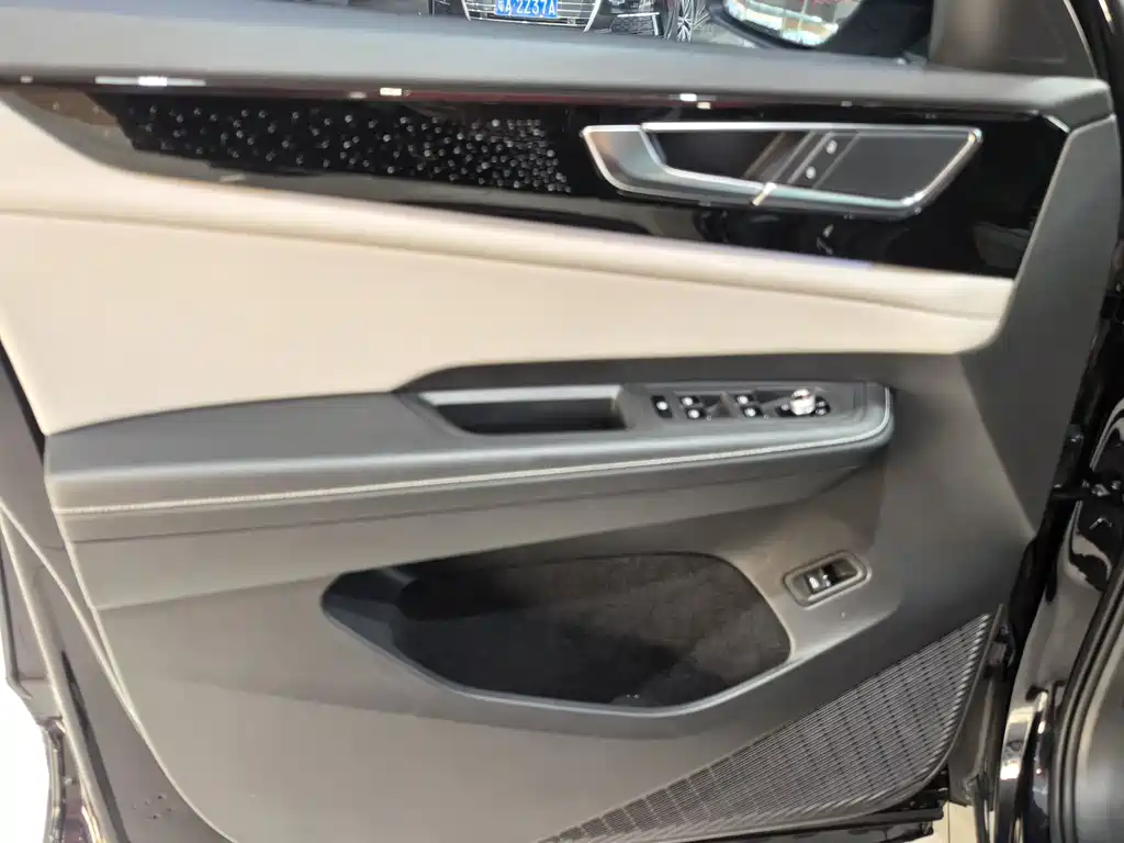 Touron 2022 380TSI four-wheel drive luxury version купить на сайте DeffCars