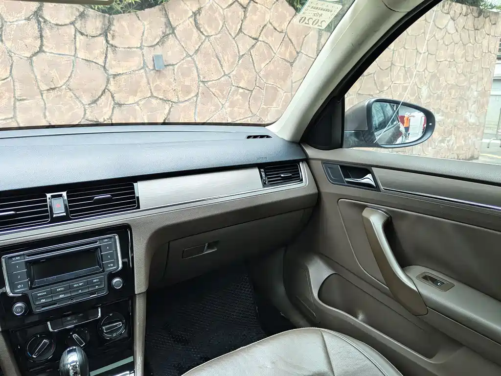 Bora 2013 1.4T automatic comfort model купить на сайте DeffCars