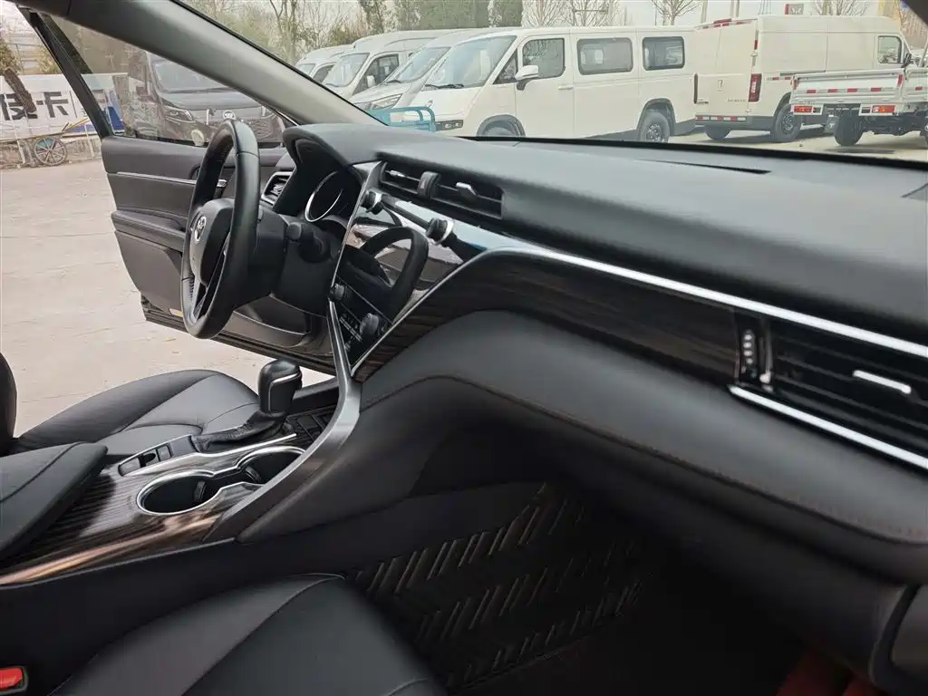 Camry 2019 2.0G Deluxe Edition National VI купить на сайте DeffCars