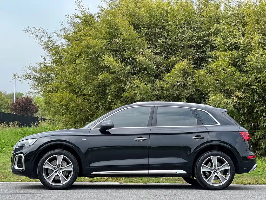 Audi Q5L 2022 45T luxury and dynamic model купить на сайте DeffCars