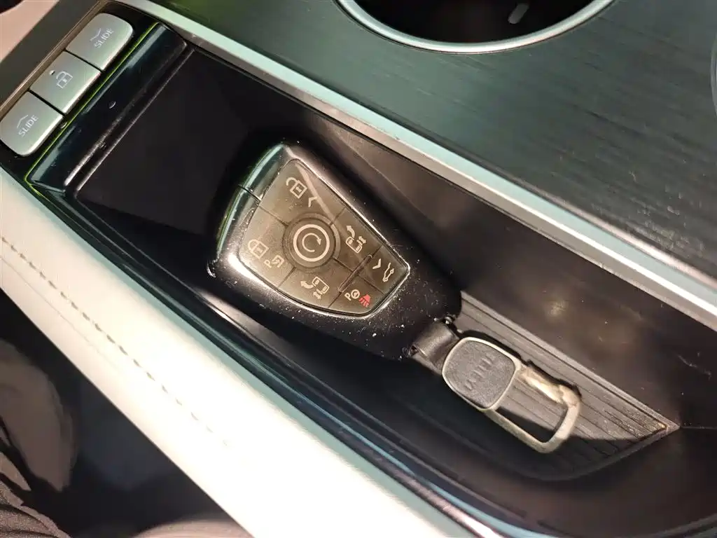 Buick GL8 New Energy 2024 Lu Zun Luxury Edition 7 seats купить на сайте DeffCars