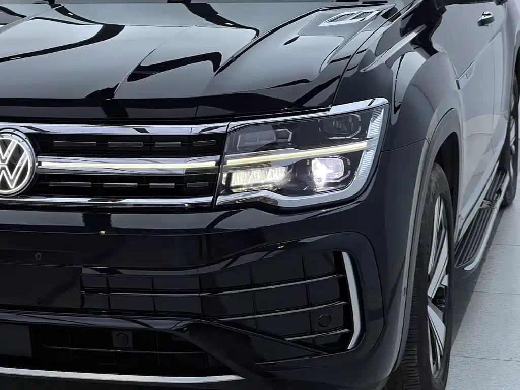 Touron 2023 Touron X facelift 380TSI four-wheel drive luxury version купить на сайте DeffCars