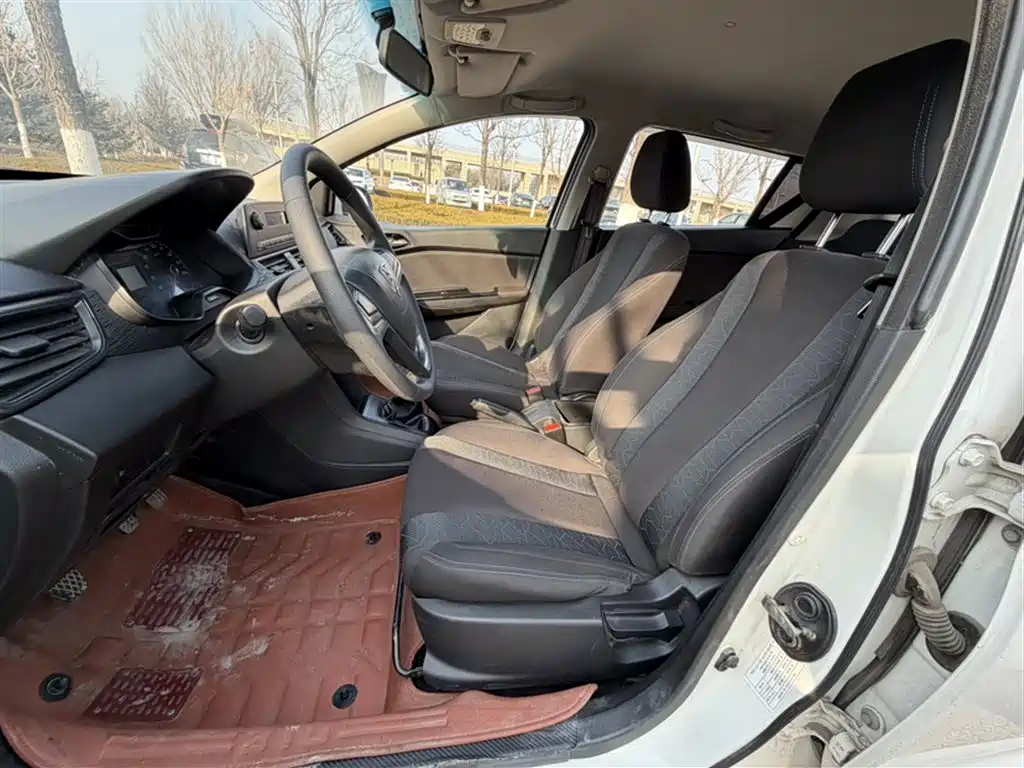 Baojun 310 2016 1.2L manual comfort model купить на сайте DeffCars