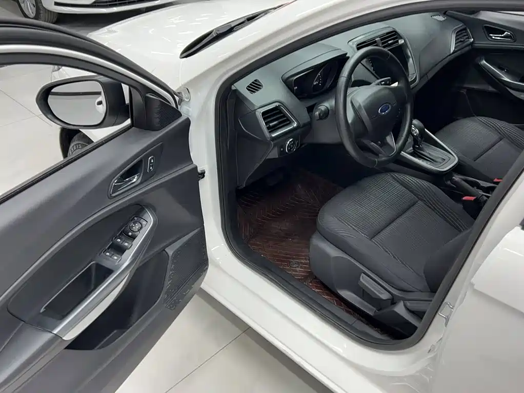 Escort 2019 facelift 1.5L automatic quality model (tire pressure monitoring) National VI купить на сайте DeffCars