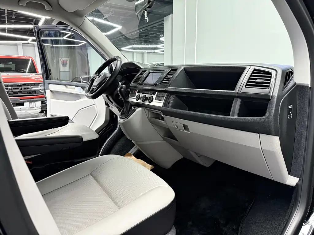 Kailuwei 2017 2.0TSI four-wheel drive luxury version 8 seats купить на сайте DeffCars