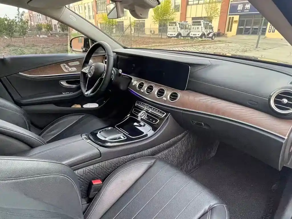Mercedes-Benz E-Class 2017 E 200 L 4MATIC купить на сайте DeffCars