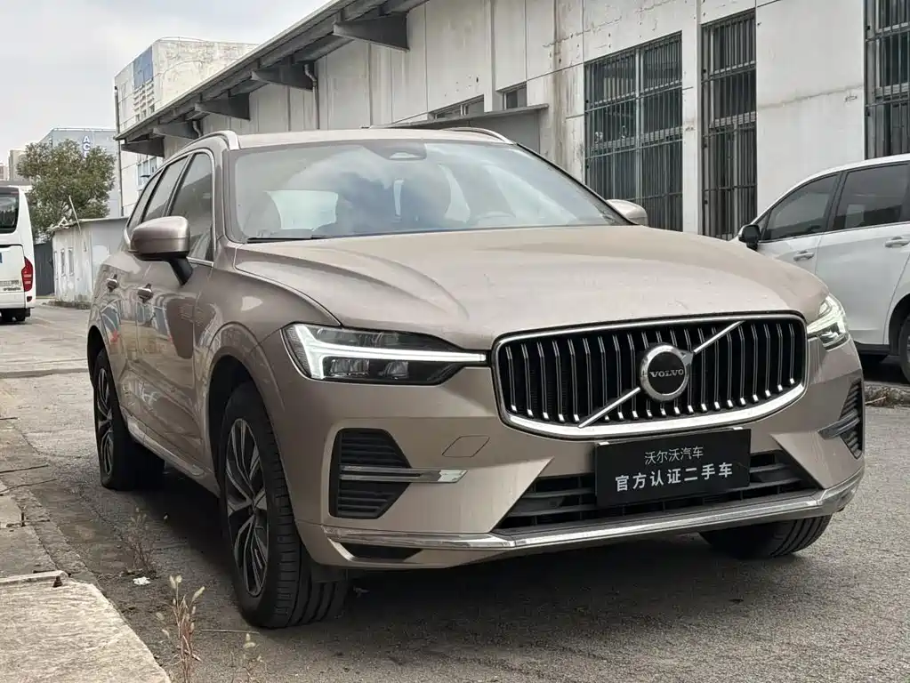 Volvo XC60 2025 B5 four-wheel drive Zhiyuan luxury version купить на сайте DeffCars