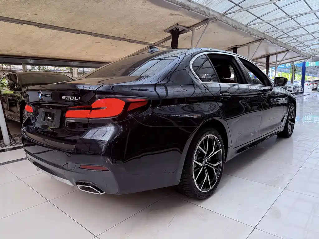 BMW 5 Series 2022 Facelift Three 530Li Exclusive M Sports Package купить на сайте DeffCars