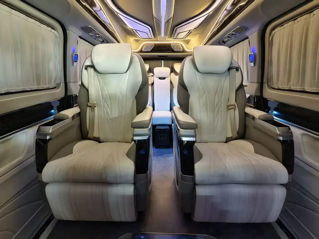 Mercedes V-Class 2022 V 260L Long Wheelbase Deluxe Edition купить на сайте DeffCars