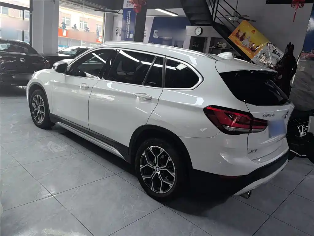 BMW X1 2021 sDrive20Li Exclusive Model купить на сайте DeffCars