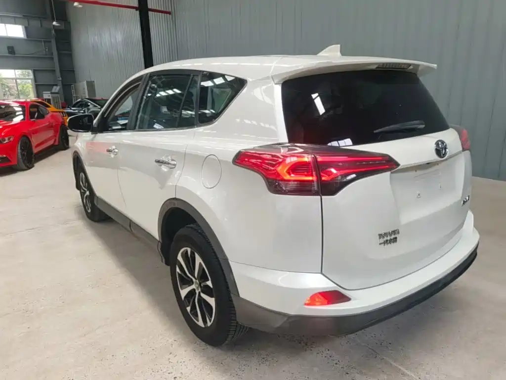 RAV4 2018 2.0L CVT two-wheel drive fashion X version купить на сайте DeffCars