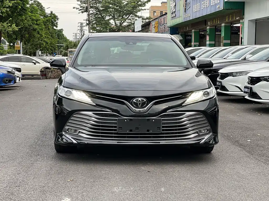 Camry 2018 2.5G Deluxe Edition купить на сайте DeffCars