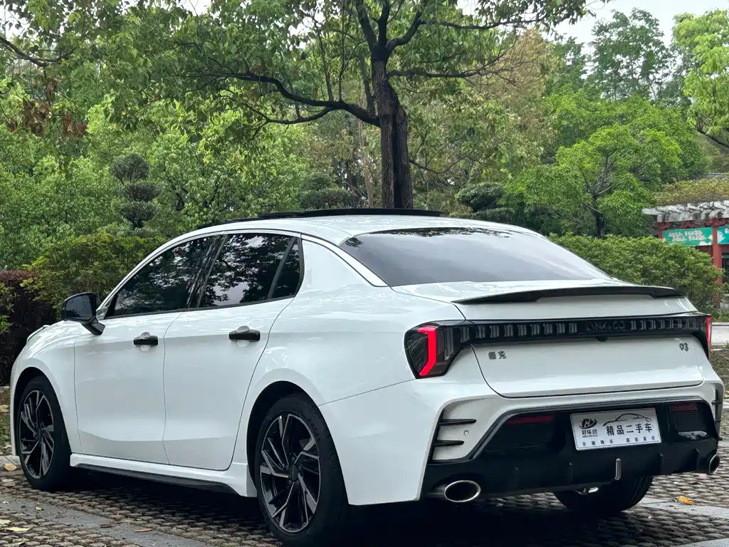 Lynk & Co 03 2023 1.5TD DCT Pro купить на сайте DeffCars