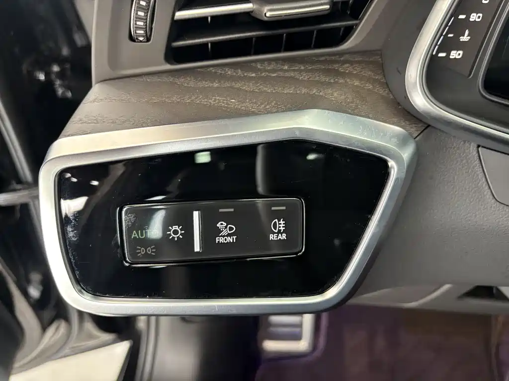 Audi A6L 2025 45 TFSI quattro premium dynamic model купить на сайте DeffCars